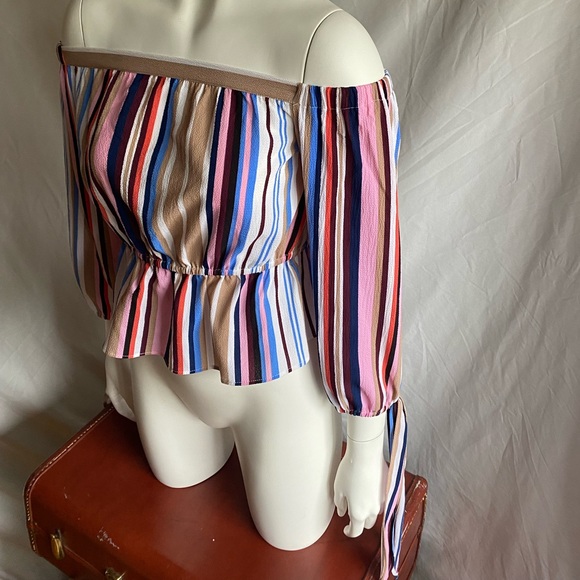 Stripped off the shoulder blouse - Picture 1 of 9